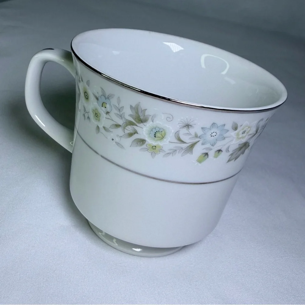 Vintage Porcelain Imperial China W Dalton #745 Blue And Silver Wildflower Teacup